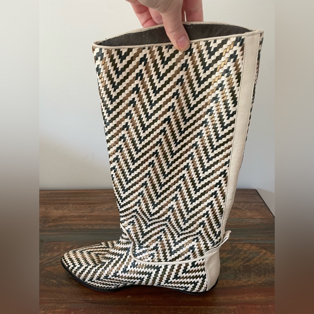 Lovely Vintage Glacee Chevron Patterned Boots - Picture 10 of 13